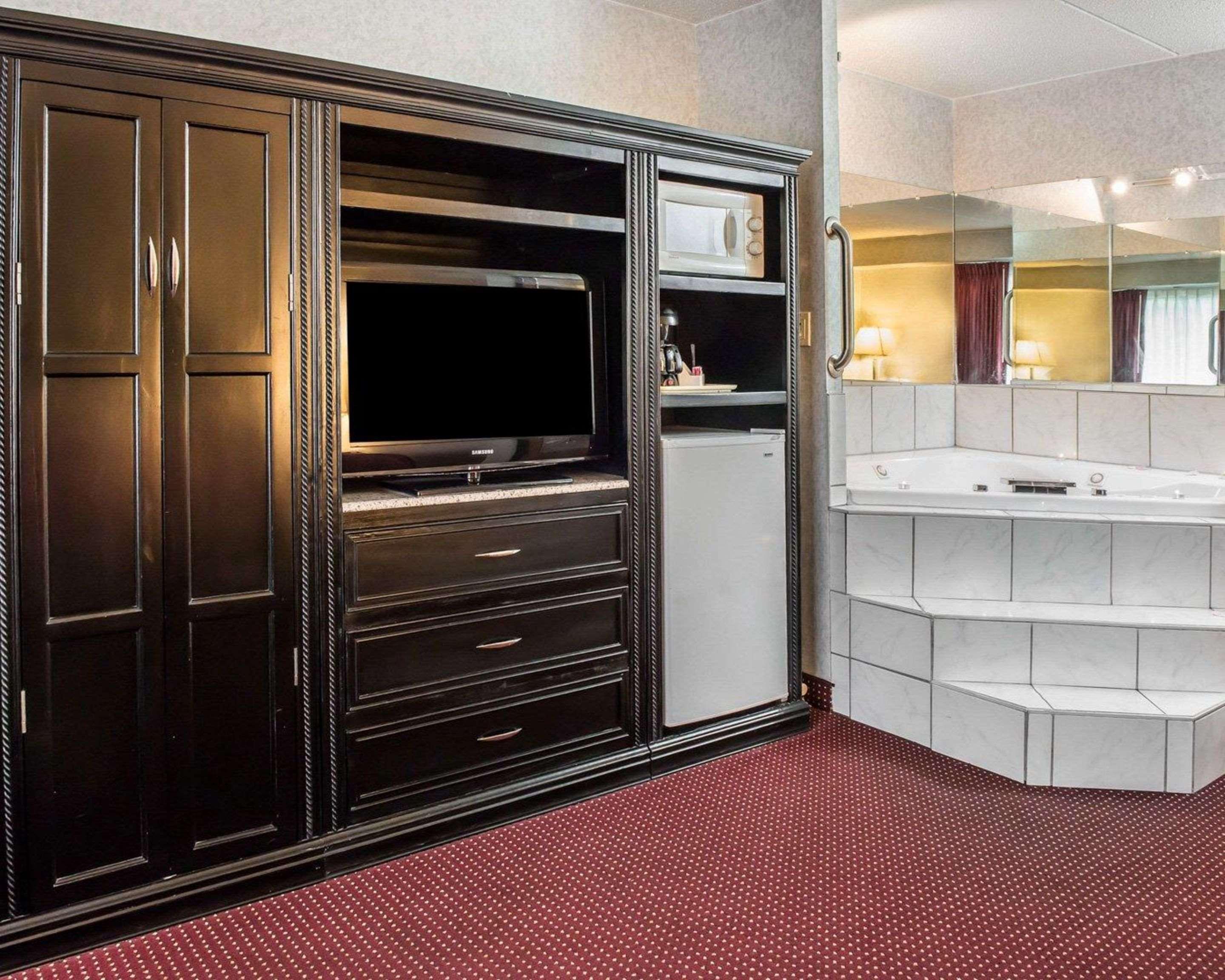 Quality Inn & Suites North Gibsonia Eksteriør bilde